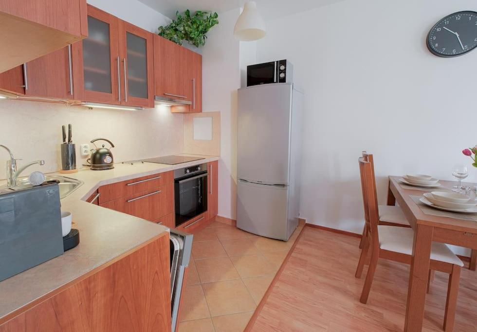 Apartman U Metra, 4 Hoste, Parking Free, Blizko O2 Arena Prague Exterior photo